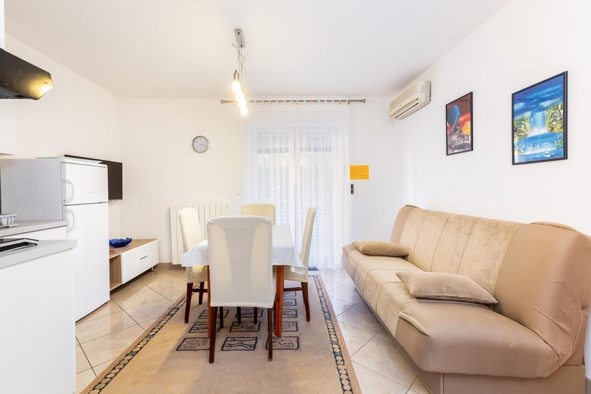 Vilic - Apartments Istriensonne เมดูลิน ภายนอก รูปภาพ